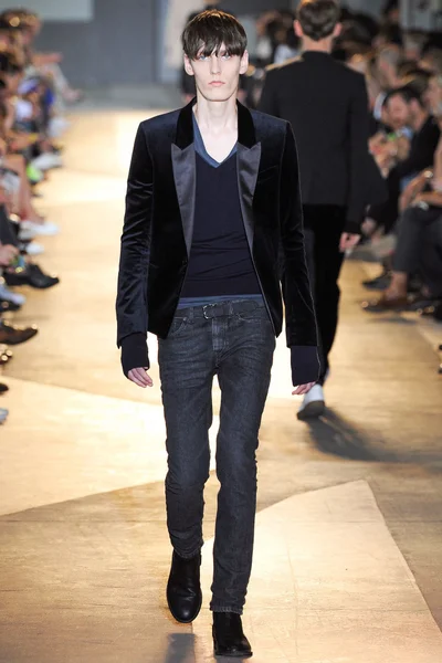 Look 30
